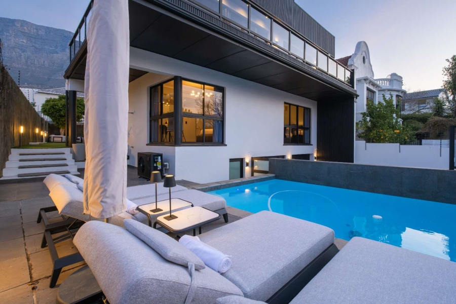 7 Bedroom Property for Sale in Oranjezicht Western Cape